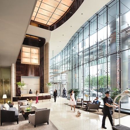 Trump International Hotel & Tower Chicago Exterior photo Lobby