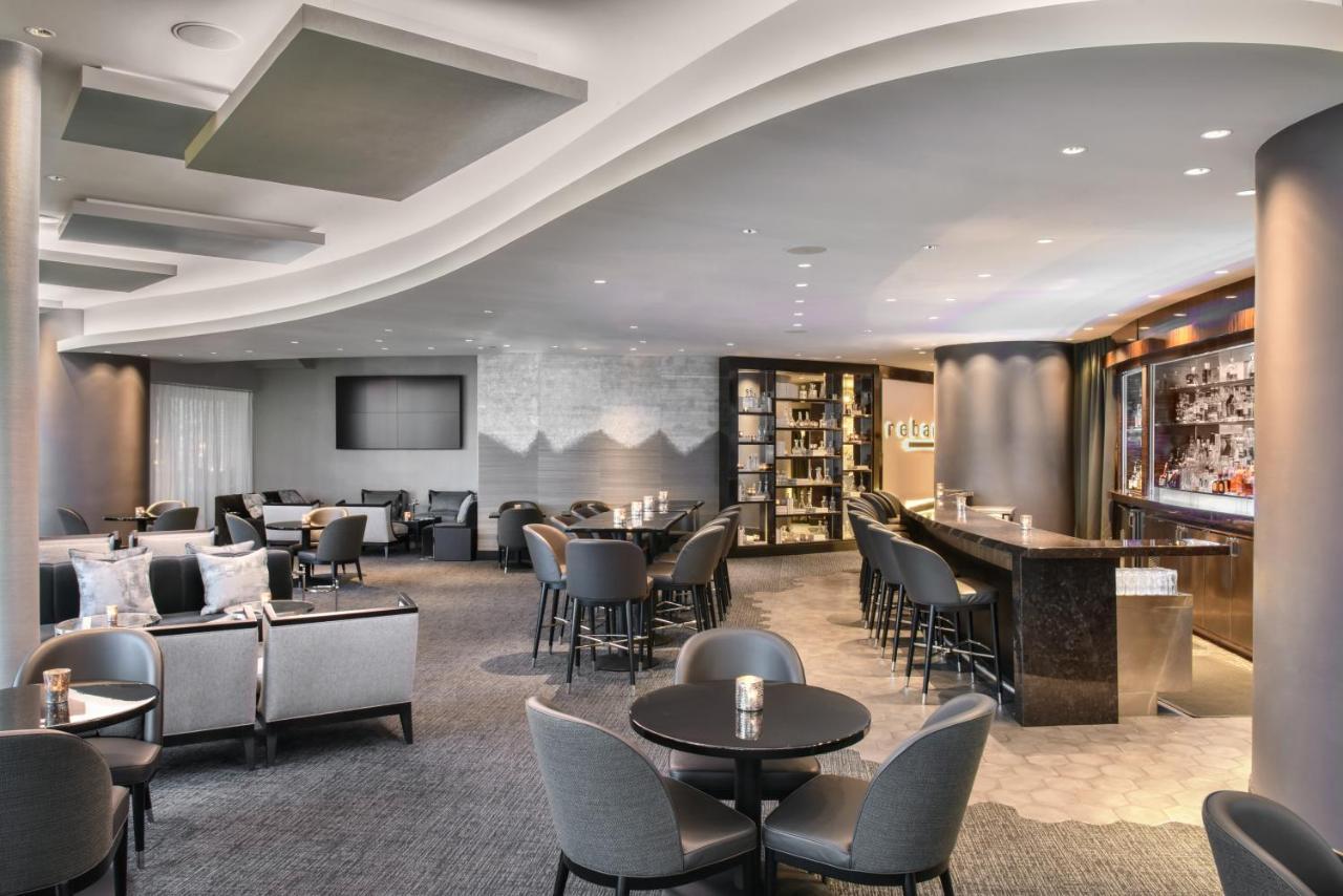 Trump International Hotel & Tower Chicago Exterior photo The Club at London Heathrow