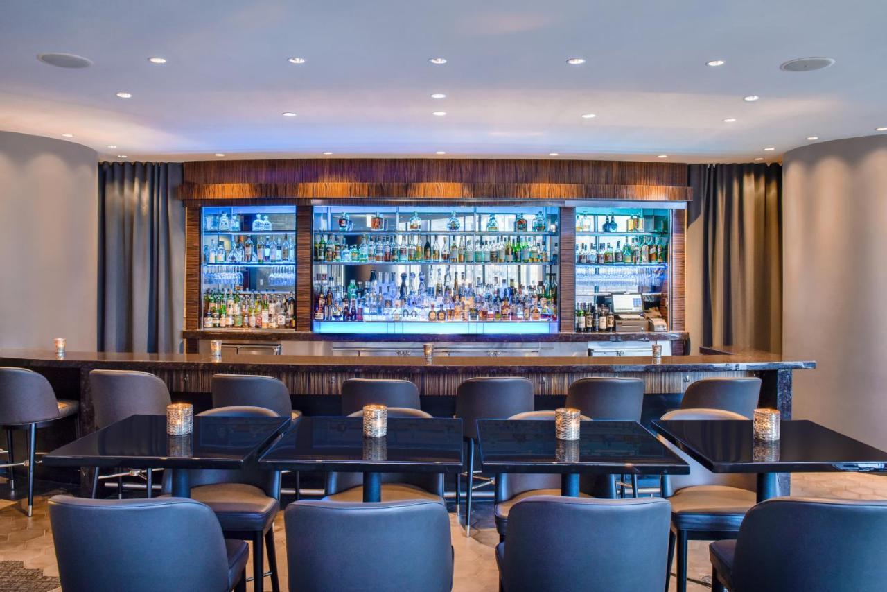 Trump International Hotel & Tower Chicago Exterior photo The bar at the 1905 Restaurant