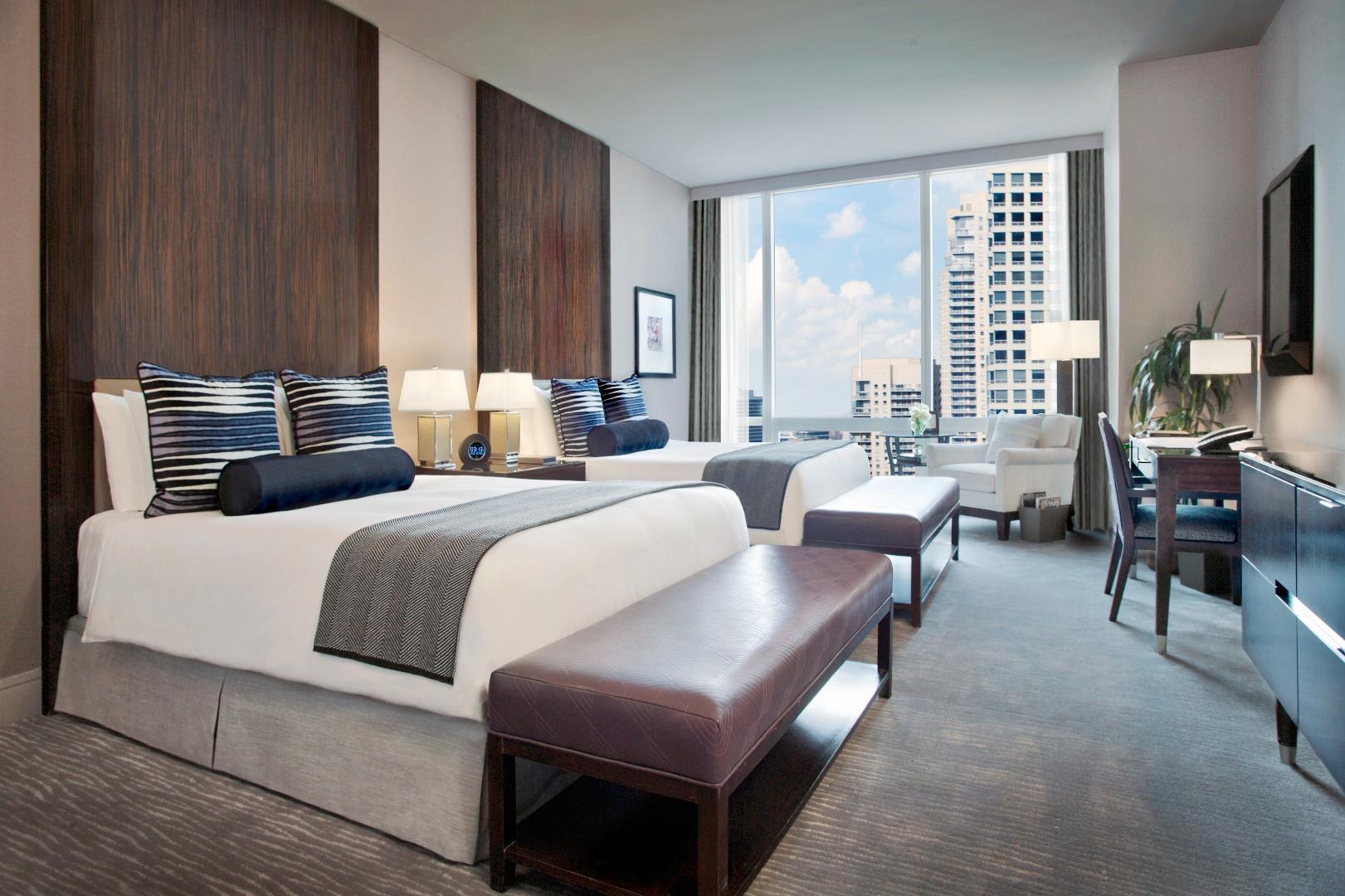 Trump International Hotel & Tower Chicago Exterior photo A guest room at the Four Seasons Hotel