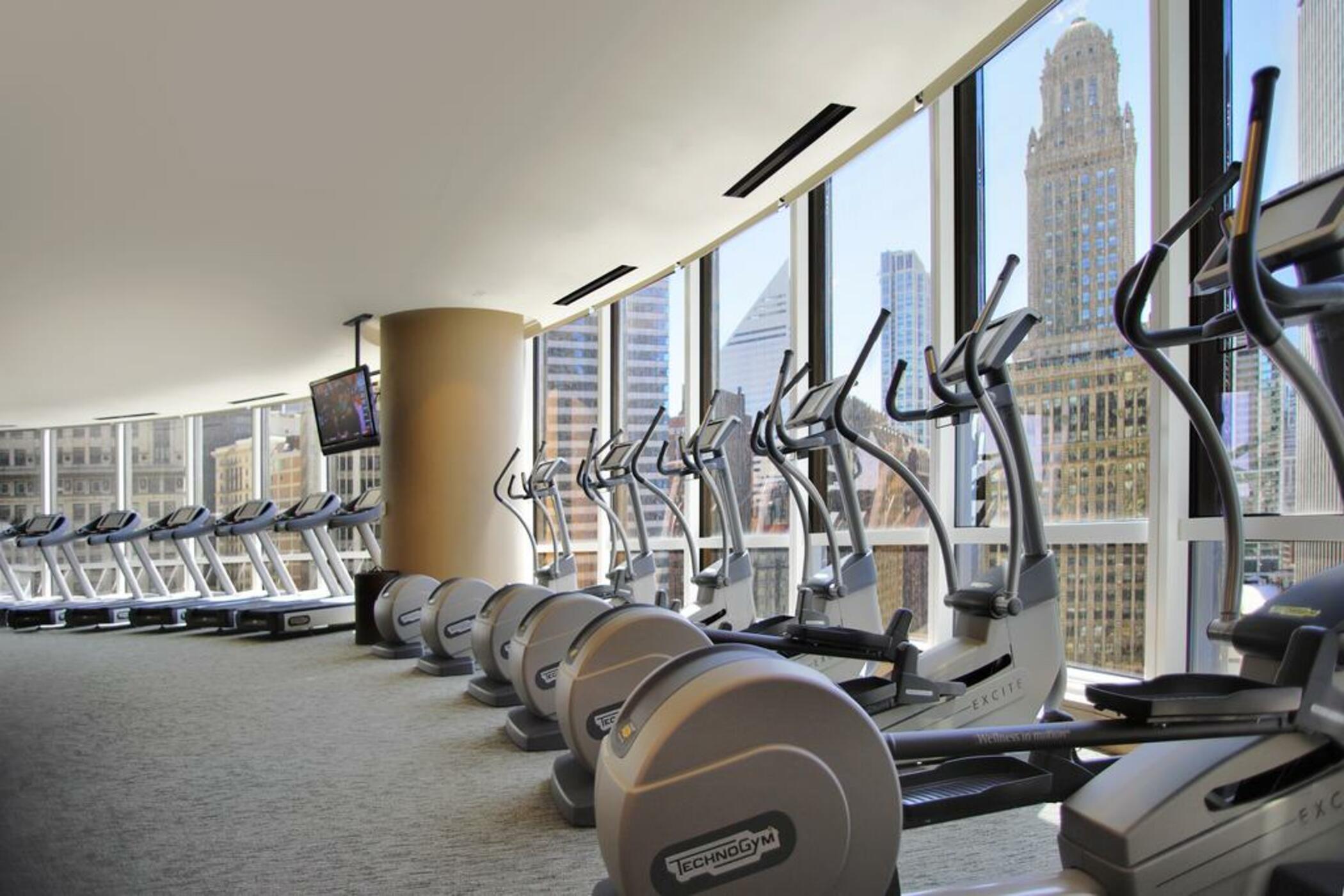 Trump International Hotel & Tower Chicago Exterior photo The fitness center