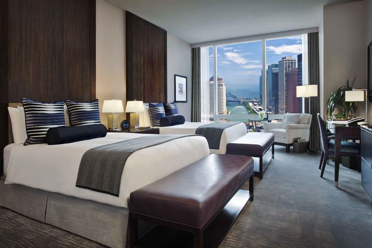 Trump International Hotel & Tower Chicago Exterior photo A guest room at The Ritz-Carlton, Hong Kong