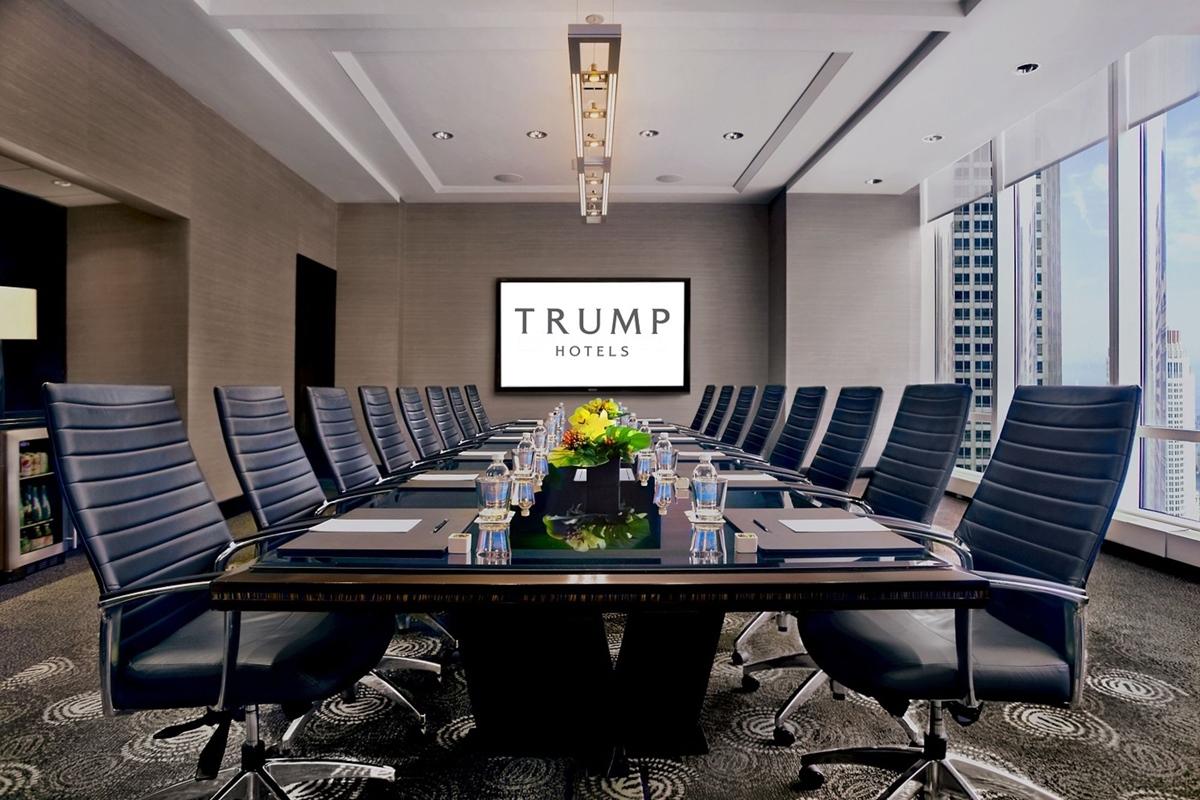 Trump International Hotel & Tower Chicago Exterior photo Boardroom